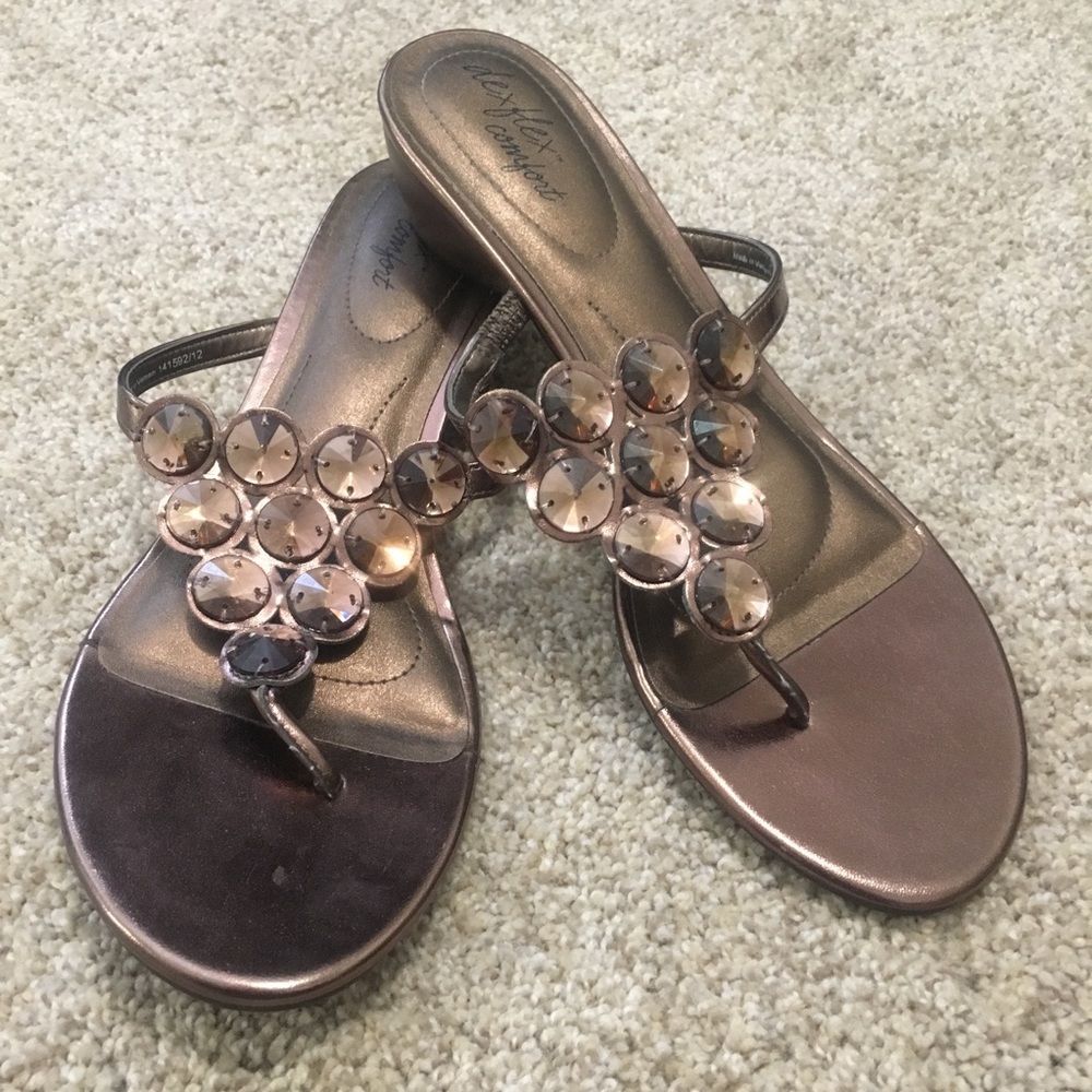 Fancy Flip-Flops✨ - Picture 4 of 4